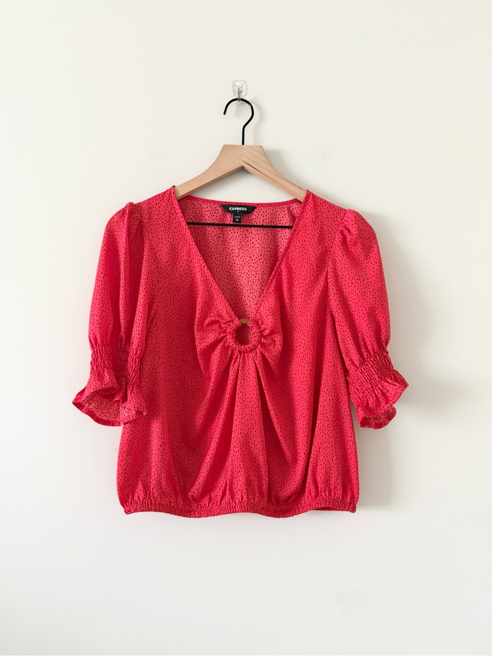 Express Red Speckle Puff-Sleeve V-Neck Top with Ring Detail Size M